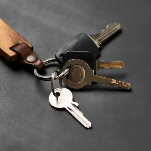 the-bunch-of-keys-on-the-black-floor-2026-01-09-01-06-39-utc-2-scaled.webp